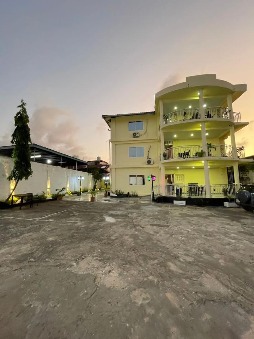 Sky Inn Hotel Freetown Exterior foto