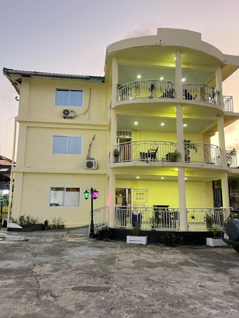 Sky Inn Hotel Freetown Exterior foto